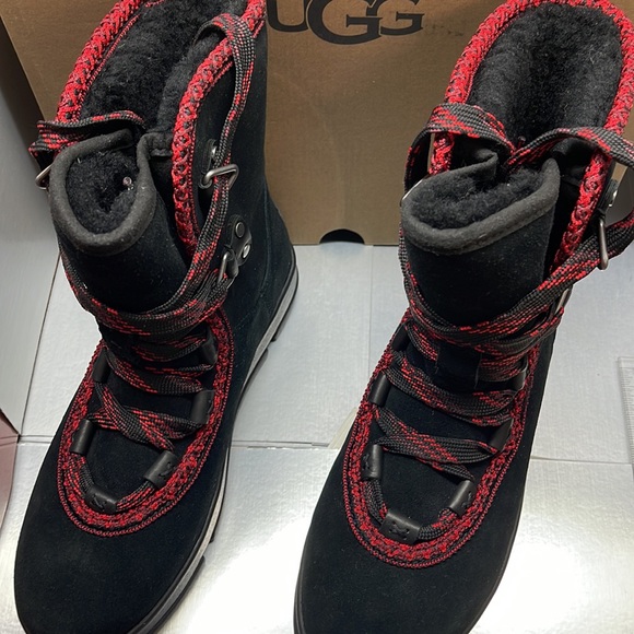 BNIB UGG Classic Weather Hiker Hi Boots BLACK 9 - Picture 9 of 11